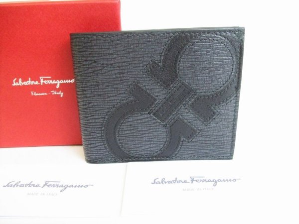 Photo1: Salvatore Ferragamo Gancini Black Leather Bifold Wallet #8524