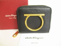 Salvatore Ferragamo Gancini Black Leather Round Zip Bifold Wallet #8762
