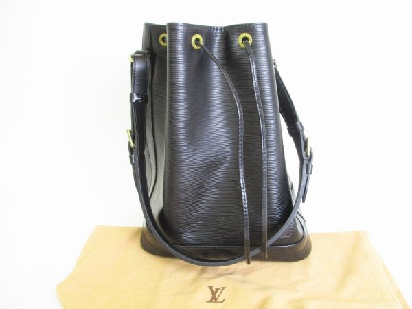 Photo1: LOUIS VUITTON Epi Black Leather Shoulder Bag Purse Noe #8835