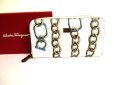 Photo1: Salvatore Ferragamo Gancini Chain Motif White Leather Round Zip Wallet #9527 (1)