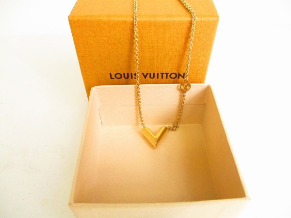 Photo1: LOUIS VUITTON Gold Plated Essential V Chain Necklace #a216