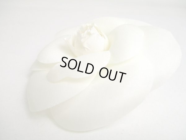 Photo2: CHANEL Camelia White Canvas Corsage Brooch #a396