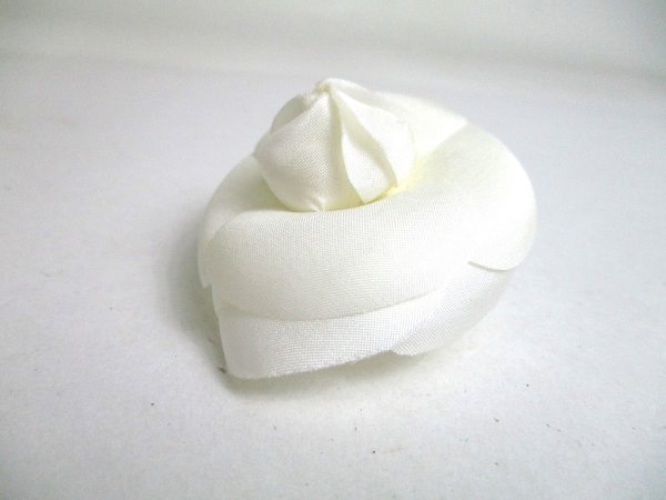 Photo2: CHANEL Camelia White Canvas Small Corsage Brooch #a445