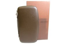 LOUIS VUITTON Taiga Dark Brown Leather Round Zip Wallet Travel Case #a856