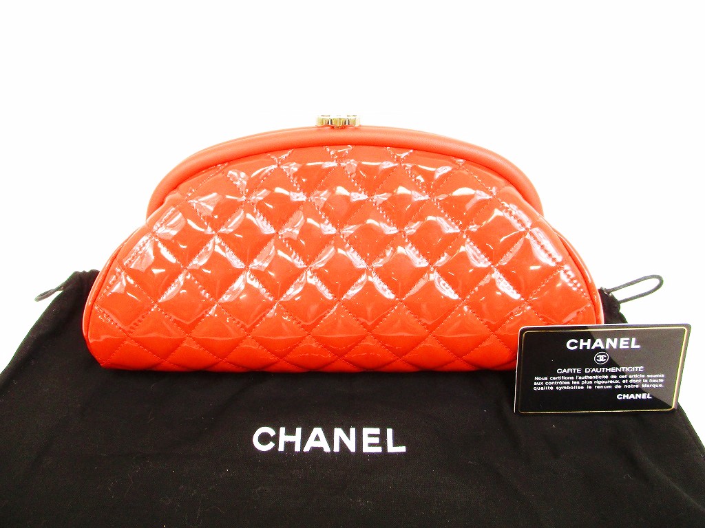 chanel patent leather clutch