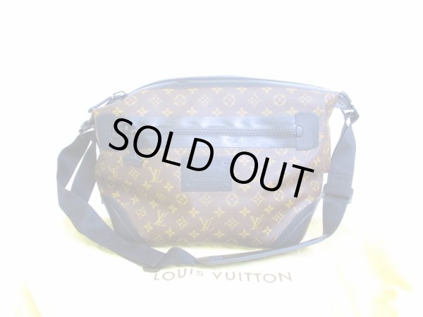 Photo1: LOUIS VUITTON Monogram Brown Waterproof Crossbody Bag Messenger #6776