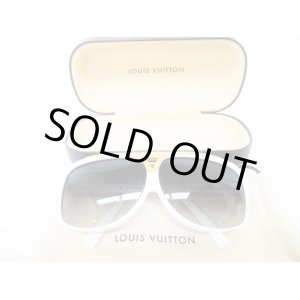 Photo: LOUIS VUITTON Monogram Plastic Eye Wear Sunglasses Evidence #8560