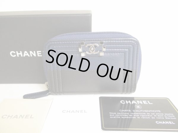 Photo1: CHANEL BOY CHANEL Navy Blue Black Leather Zip Coin Purse #8988