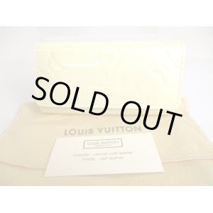 Photo: LOUIS VUITTON Vernis Pearl White Patent Leather Multicles 4 Pics Key Cases #9757