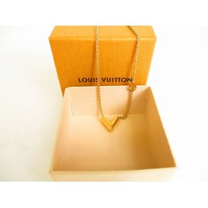 Photo: LOUIS VUITTON Gold Plated Essential V Chain Necklace #a216