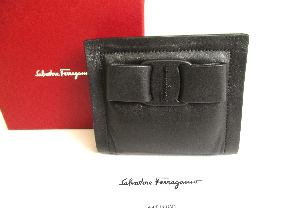 Photo1: Salvatore Ferragamo Vala Black Soft Leather Bifold Wallet #9618