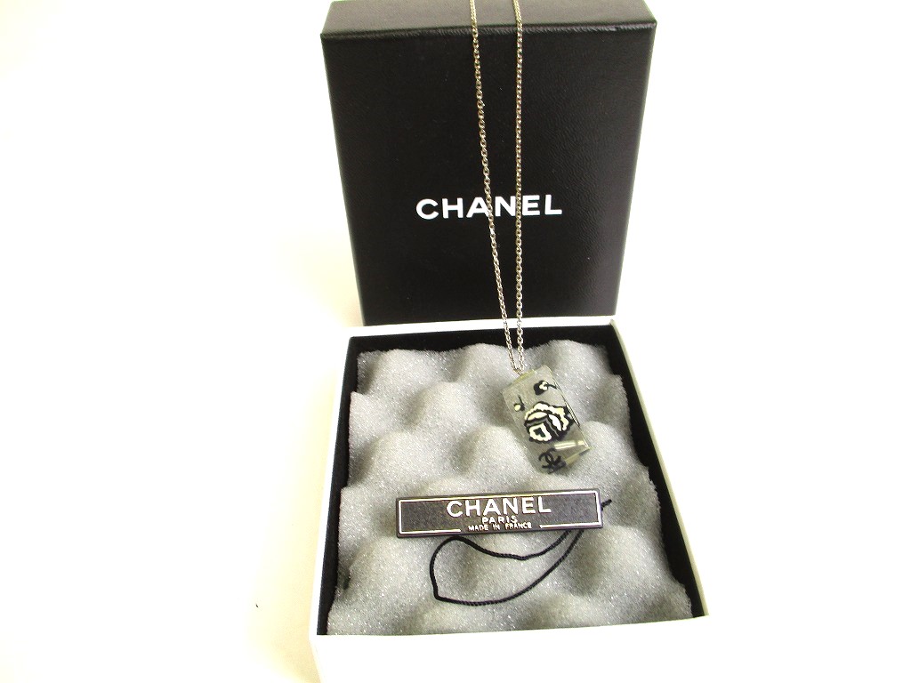 Photo1: CHANEL CC Logo Camellia Motif Plastic Plated Silver Chain Necklace #9786