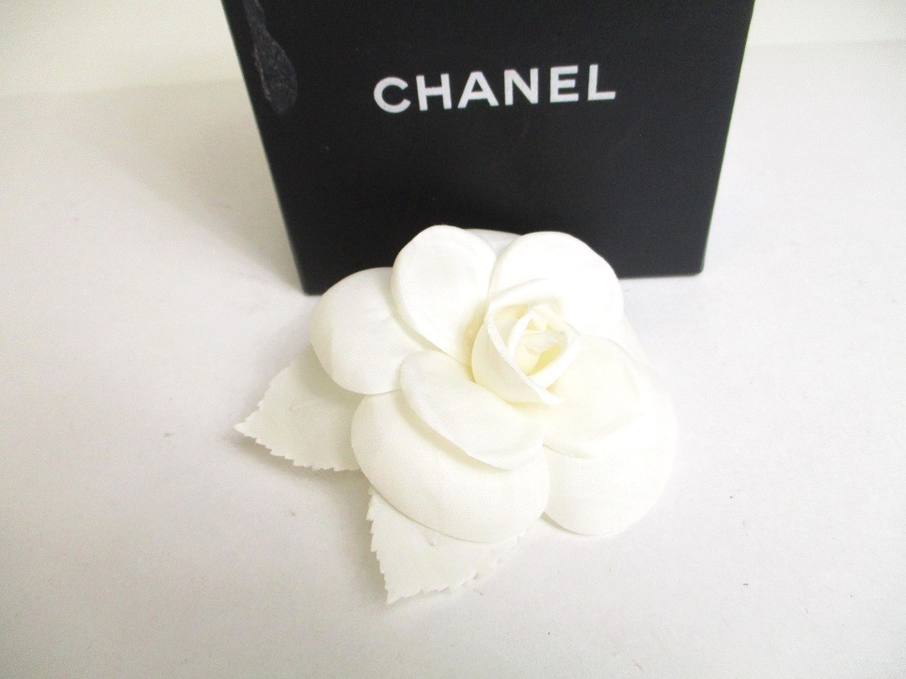 Photo1: CHANEL Camelia White Canvas Corsage Brooch #a320