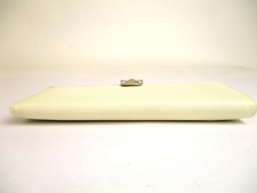 Photo6: Salvatore Ferragamo Gancini Pearl White Leather Flap Long Wallet #a891